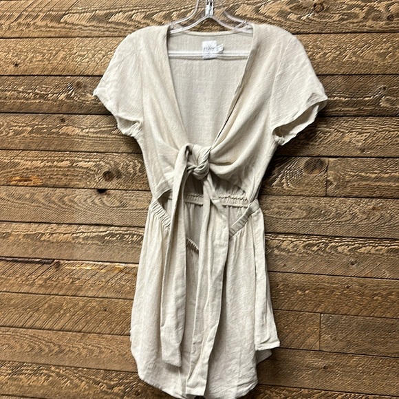 Princess Polly Ragnar Beige Linen Tie Front Romper size 6 - Picture 4 of 8